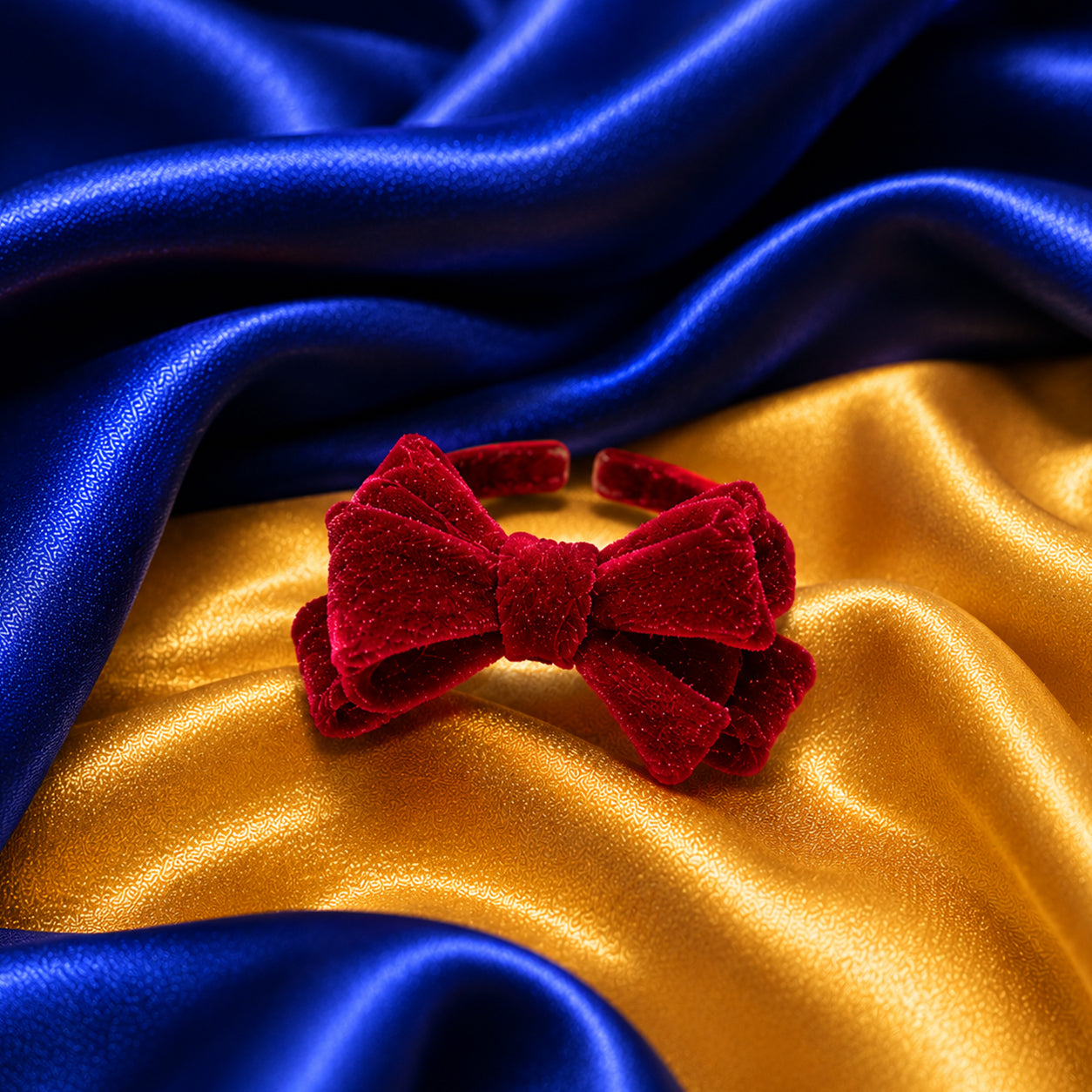 The "Snow White" Bow Ring